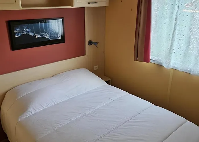 De Brehadour 4 étoiles Mobil-home 7 Personnes Equipement Bébé Inclus